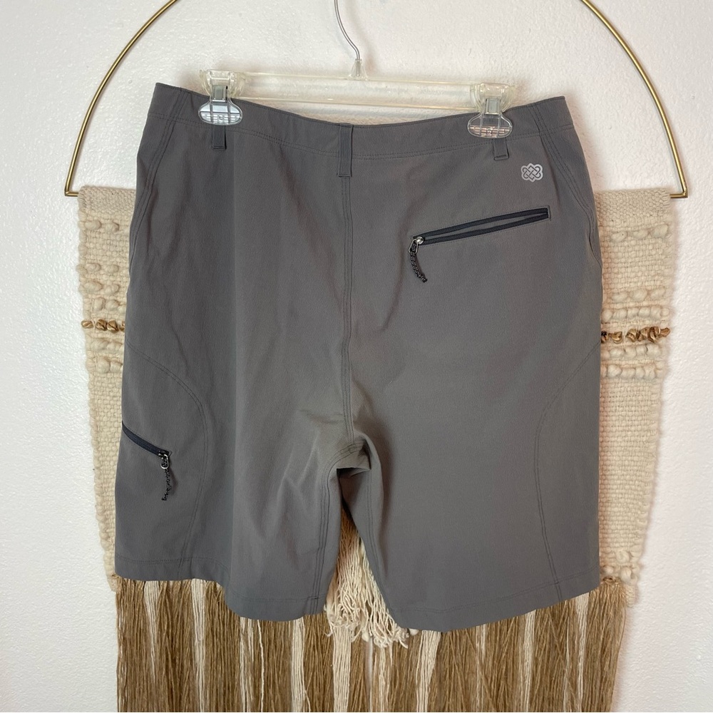 Sherpa Adventure Gear Gray Stretchy Shorts 32 - Picture 5 of 5
